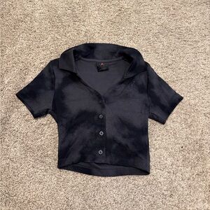 Jordan Black cropped tie-dyed button up